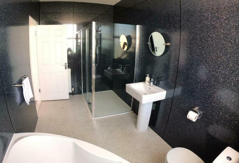 Bed and Breakfast Lundy House