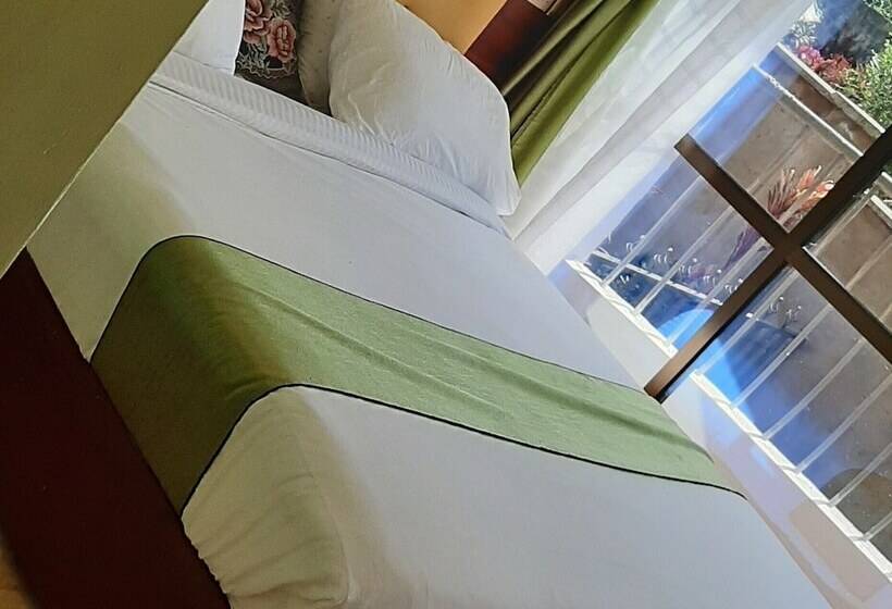 هتل Aberdare Gardens And Resort