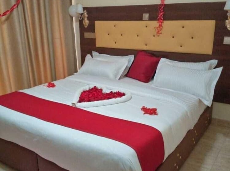 هتل Aberdare Gardens And Resort