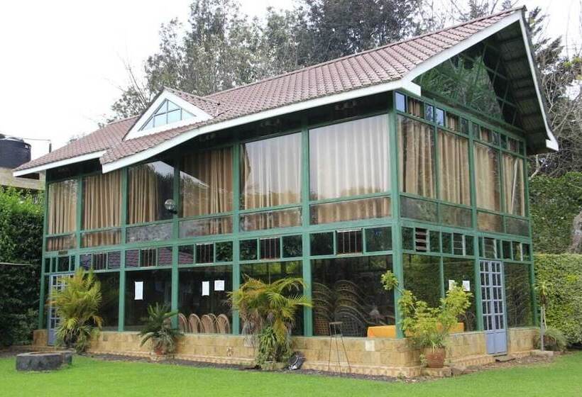 هتل Aberdare Gardens And Resort