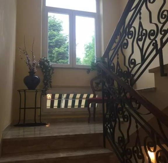 Hotelli Albergo La Pineta