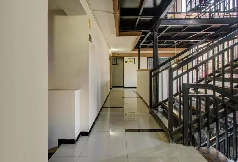 Hotelli Oyo 3860 Nirmala Guest House