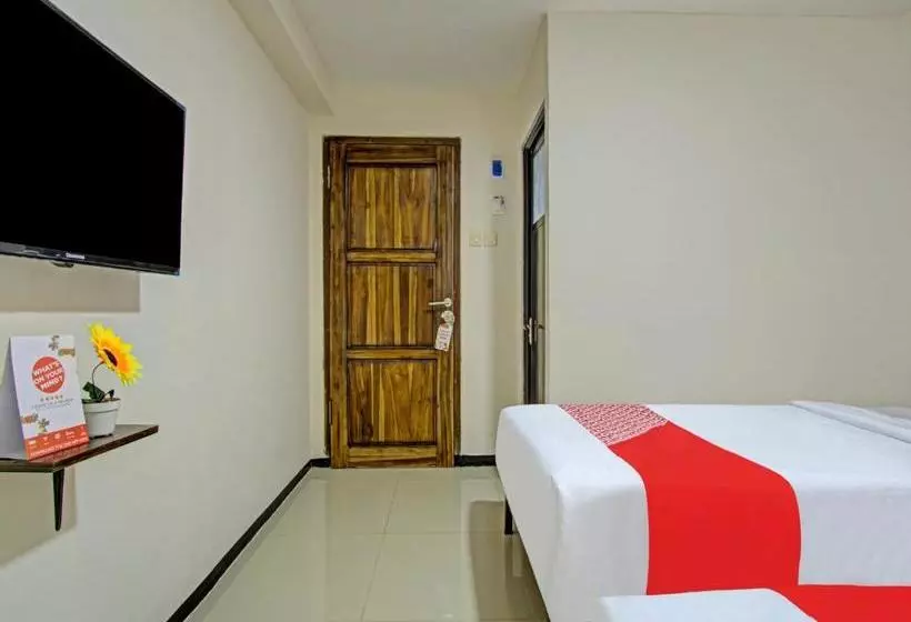 Hotelli Oyo 3860 Nirmala Guest House