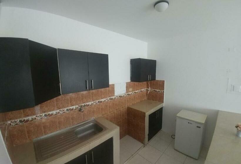 پانسیون Hostal Mar Y Tierra