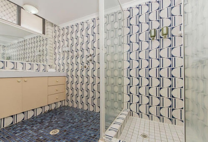 Broadbeach Travel Inn Apartments