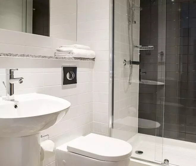 Отель Cityroomz Edinburgh