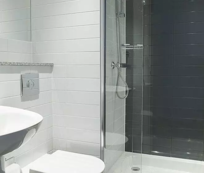 Отель Cityroomz Edinburgh