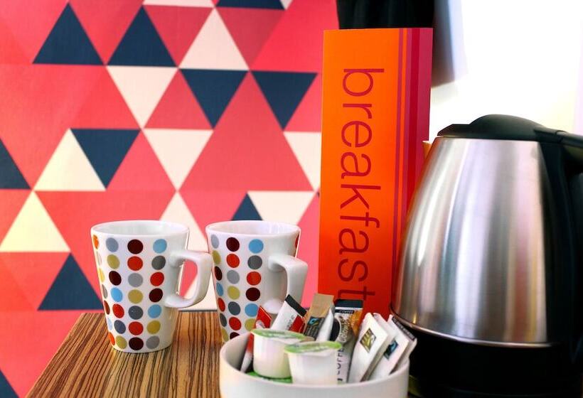 Отель Cityroomz Edinburgh