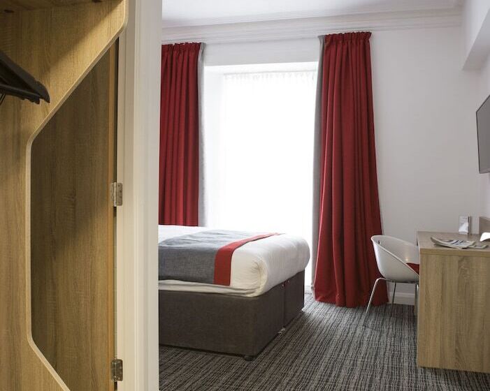 Отель Cityroomz Edinburgh