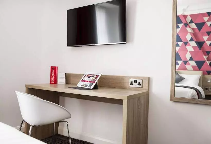 Отель Cityroomz Edinburgh