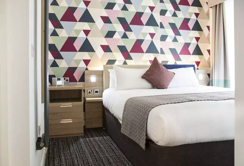 Отель Cityroomz Edinburgh