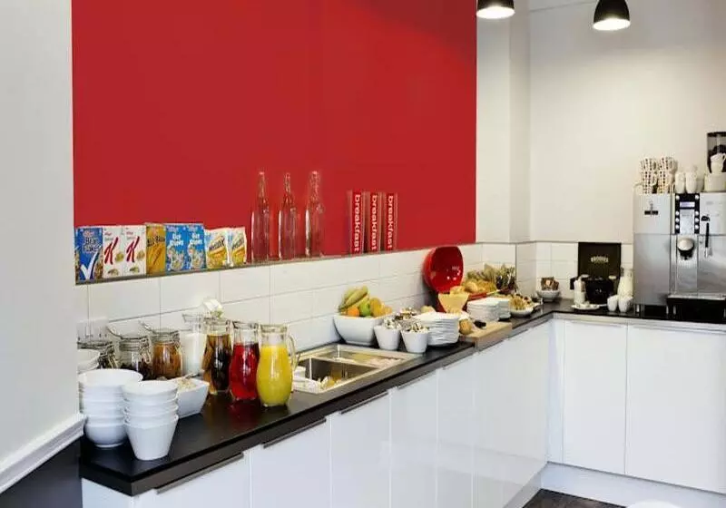 Отель Cityroomz Edinburgh