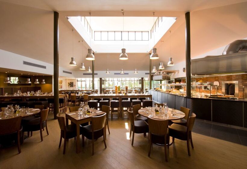 酒店 De Vere Wokefield Estate