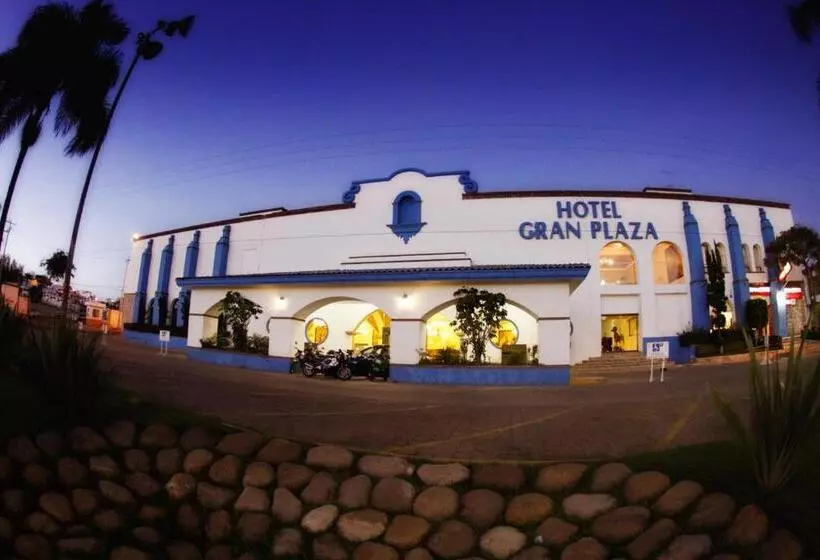 هتل Gran Plaza & Convention Center