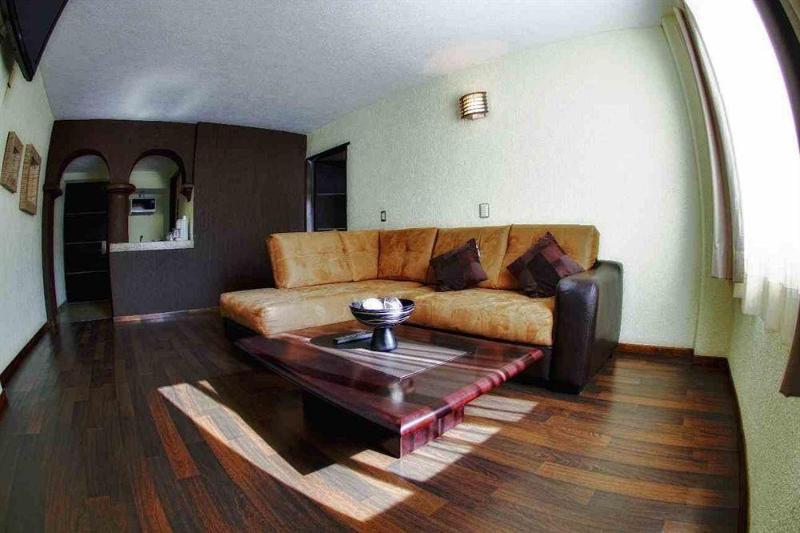 هتل Gran Plaza & Convention Center