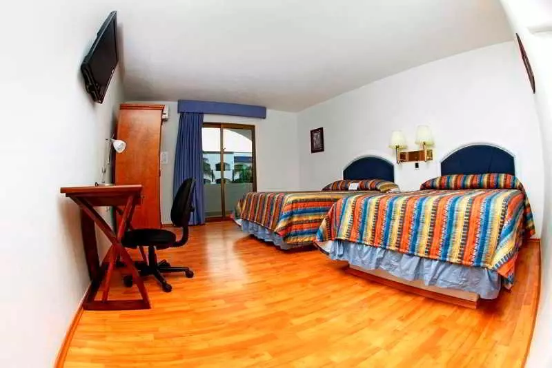 هتل Gran Plaza & Convention Center