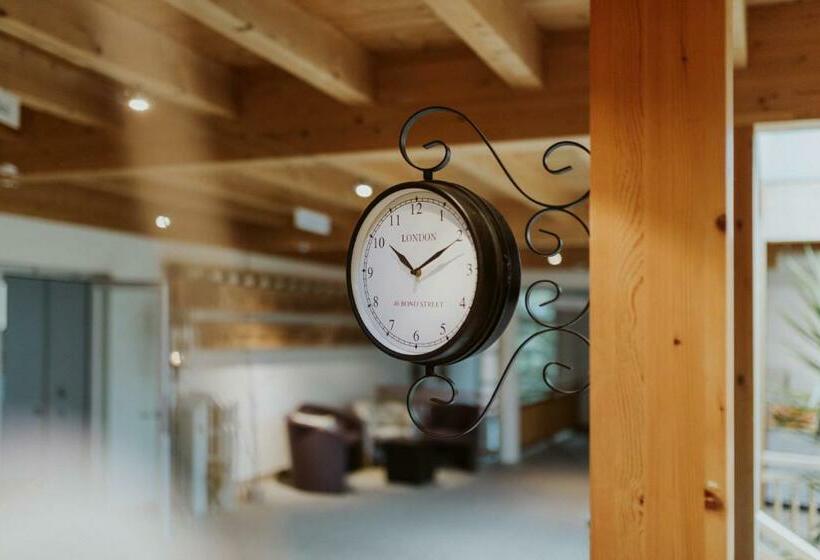 هتل Hari Im Schlegeli