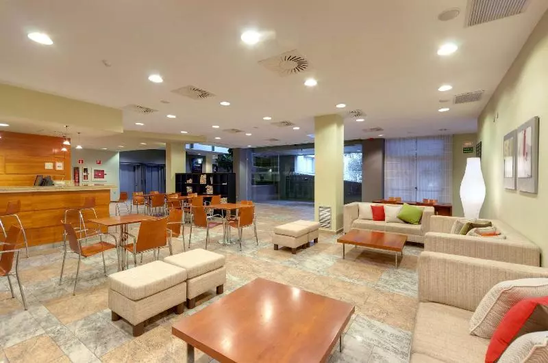 Отель Ramada By Wyndham Valencia Almussafes