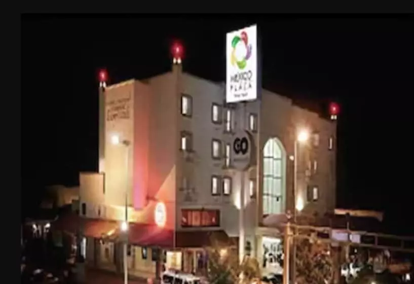 هتل Suites México Plaza León Campestre