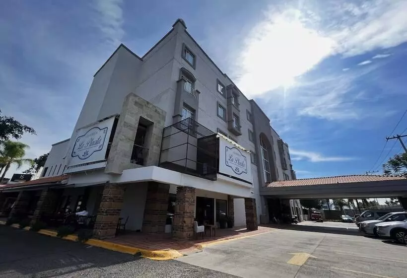 هتل Suites México Plaza León Campestre