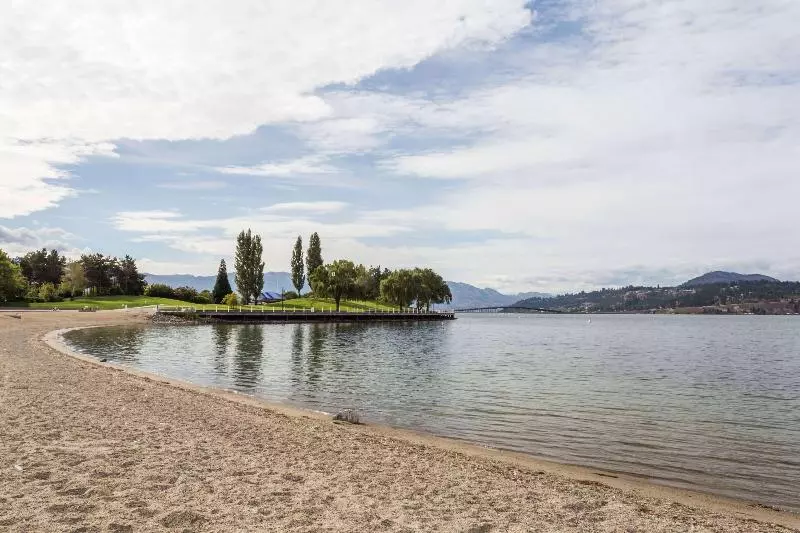 מוטל Super 8 By Wyndham Kelowna Bc