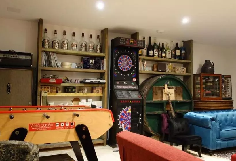 Aamiaismajoitus (B&B) Hostelry Music Repetition