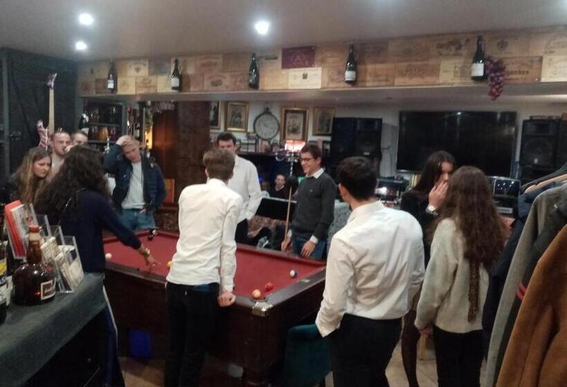 צימר Hostelry Music Repetition