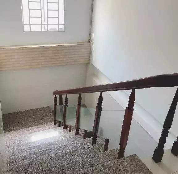 تختخواب و صبحانه Nha Nghi 79