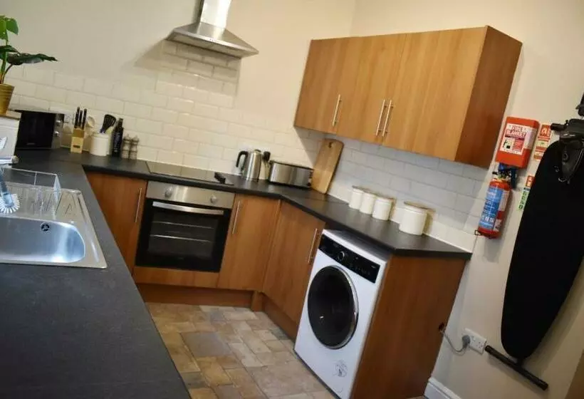 تختخواب و صبحانه The Sutherland Arms
