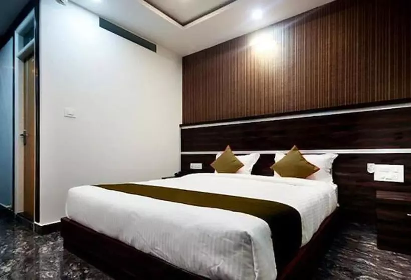 Fabhotel Prime Suloka Towers   500m From View Point, Kaveri River