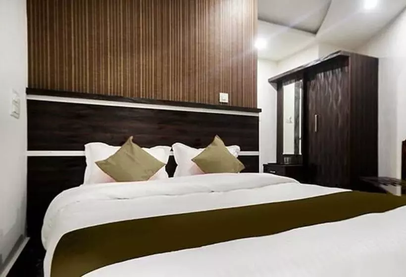 Fabhotel Prime Suloka Towers   500m From View Point, Kaveri River