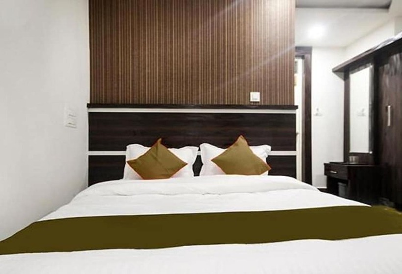 Fabhotel Prime Suloka Towers 500m From View Point, Kaveri River