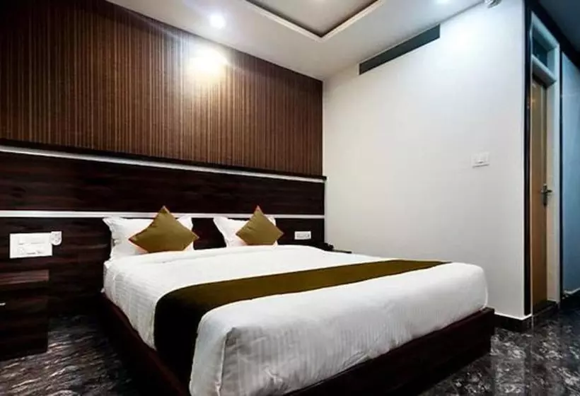 Fabhotel Prime Suloka Towers   500m From View Point, Kaveri River