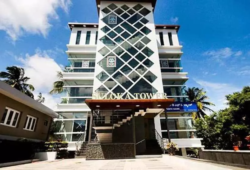 Fabhotel Prime Suloka Towers   500m From View Point, Kaveri River