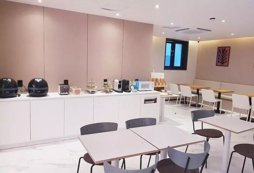 Hotelli Pohang Brown Dot