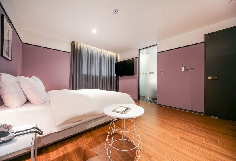 בית מלון כפרי Pohang Brown Dot