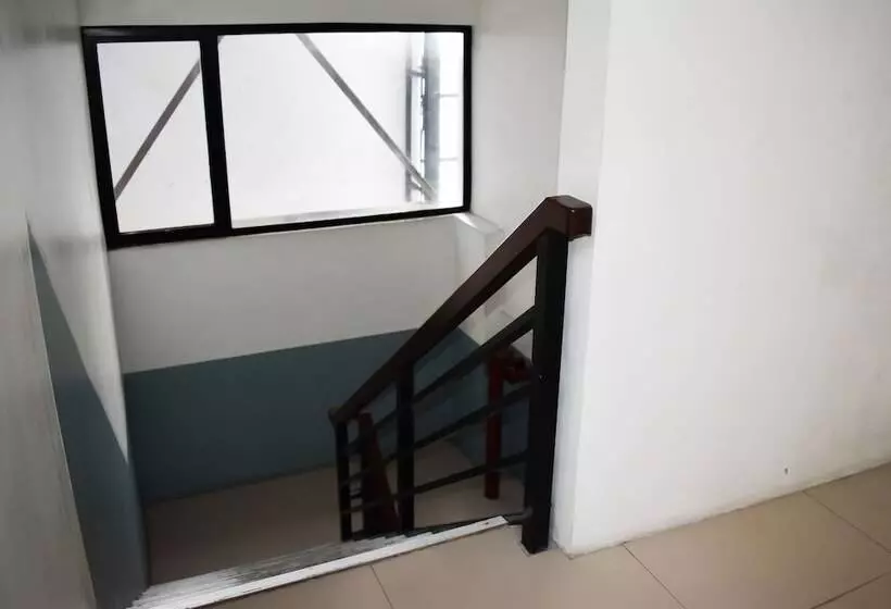 هتل Happy Homes Manila