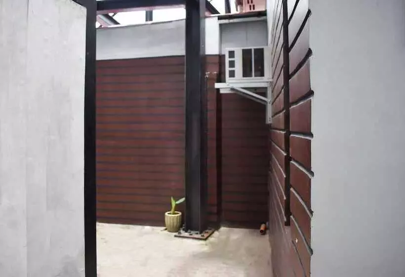 هتل Happy Homes Manila