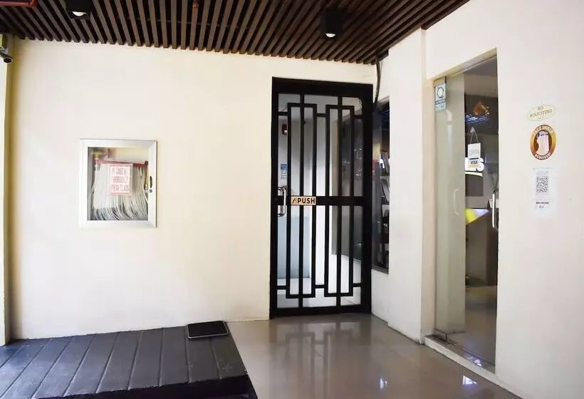 هتل Happy Homes Manila