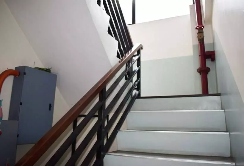 هتل Happy Homes Manila