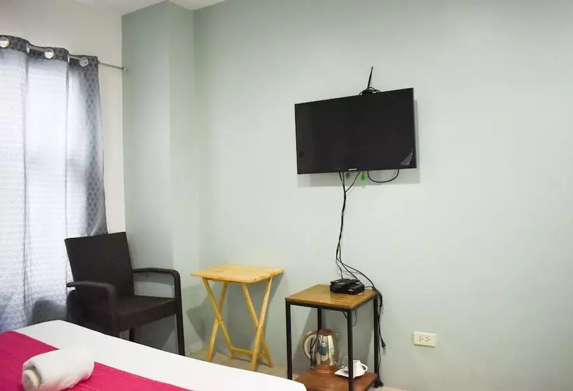 هتل Happy Homes Manila