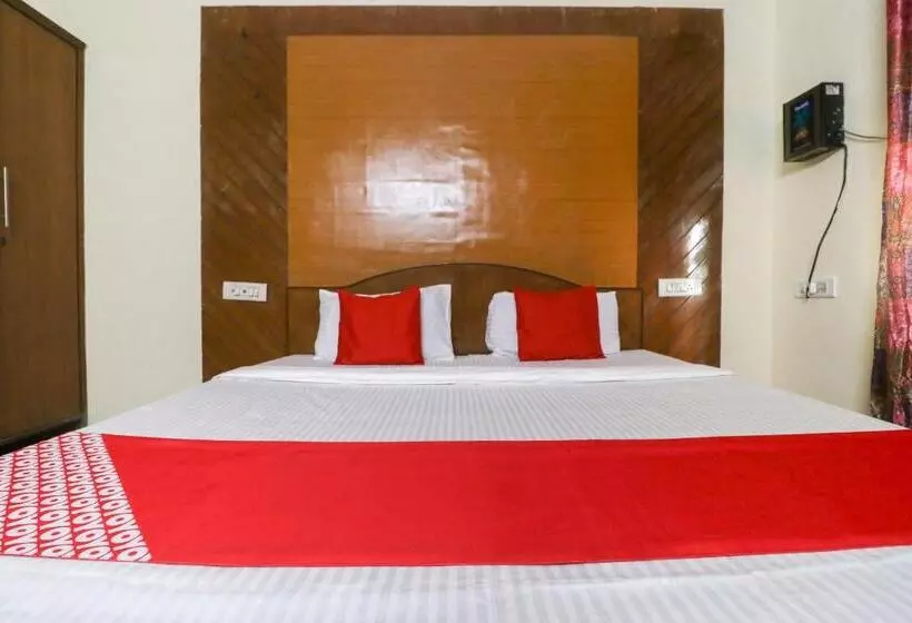 Hotelli Oyo 61138  Kamal Palace