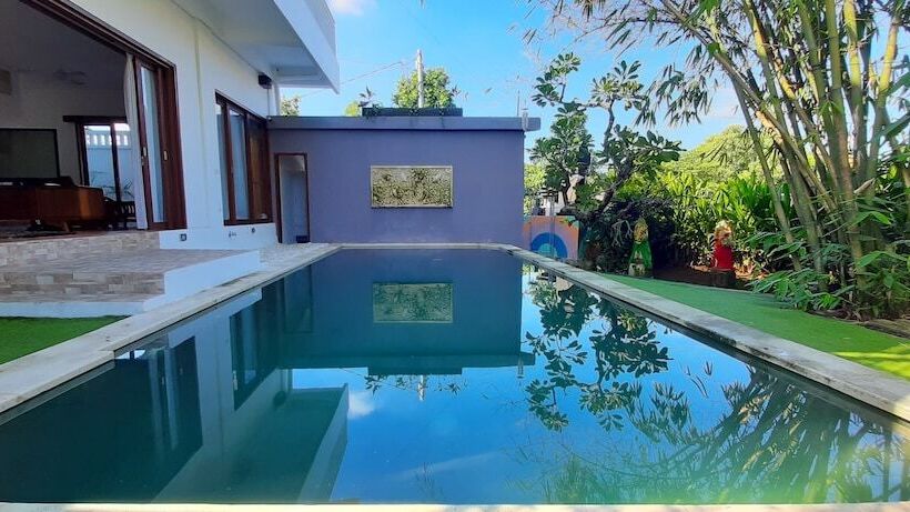 Ozora Tiying Tutul Hostel Canggu