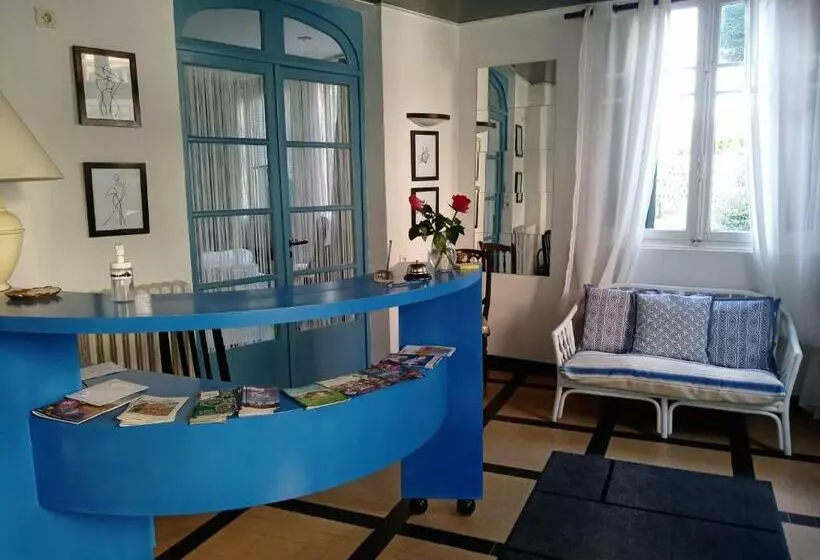 تختخواب و صبحانه Les Chenes Chambres D'hote
