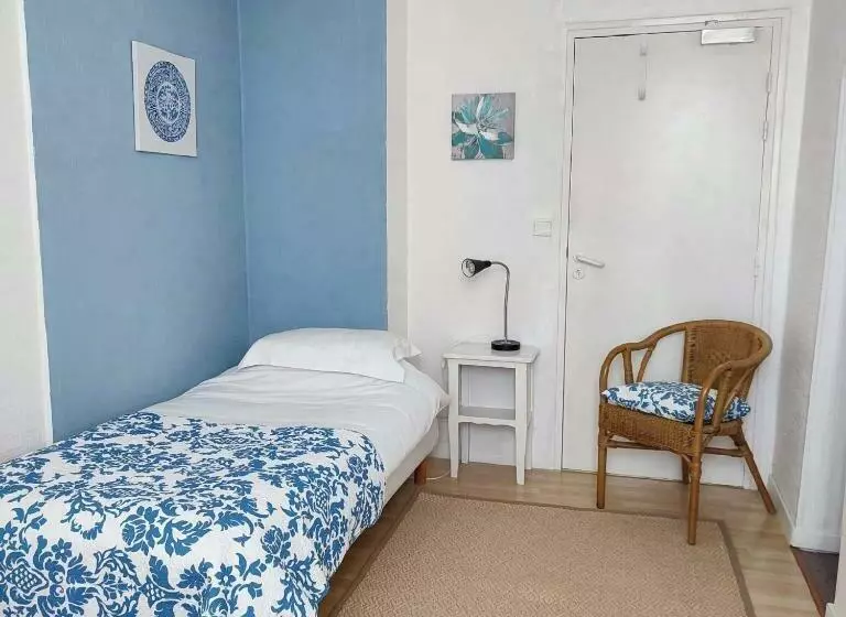 تختخواب و صبحانه Les Chenes Chambres D'hote