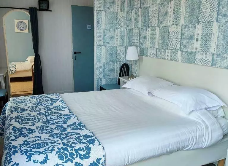 تختخواب و صبحانه Les Chenes Chambres D'hote
