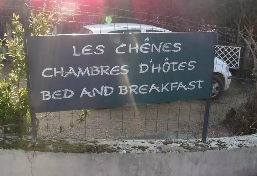 تختخواب و صبحانه Les Chenes Chambres D'hote