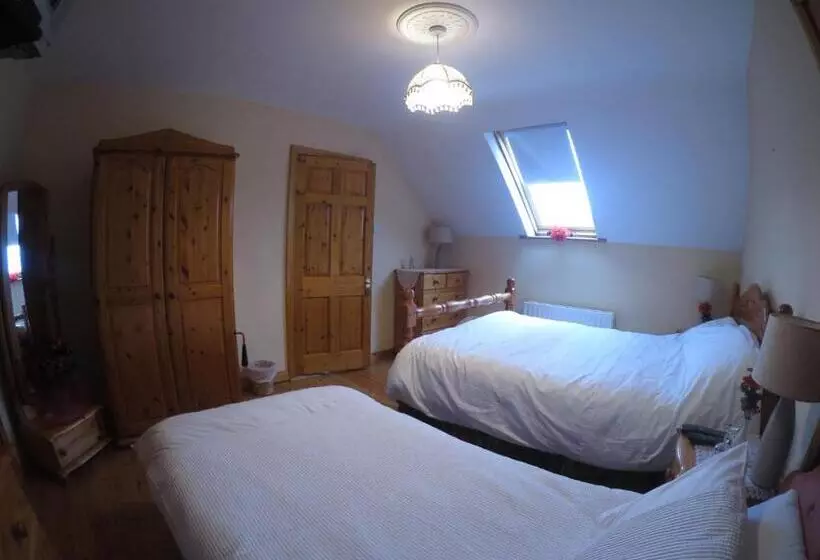 Derghaven B&b, Hostel & Self Catering