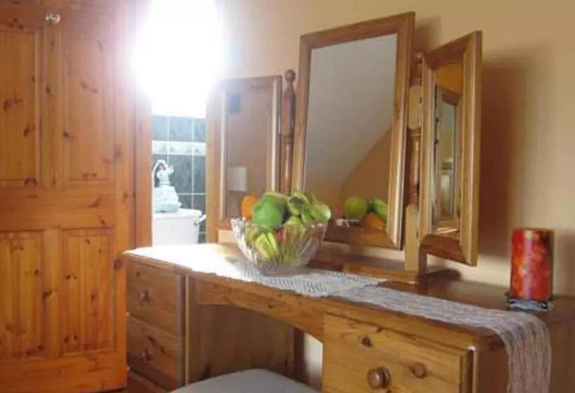 Derghaven B&b, Hostel & Self Catering