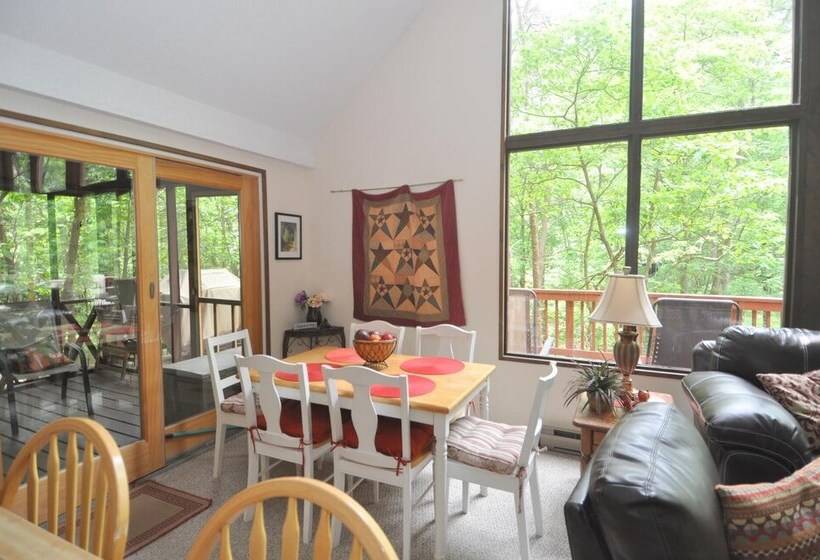 Fox Hollow   Cozy Den With A Hot Tub